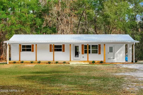 102 Mullins Rd, Palatka, FL 32177