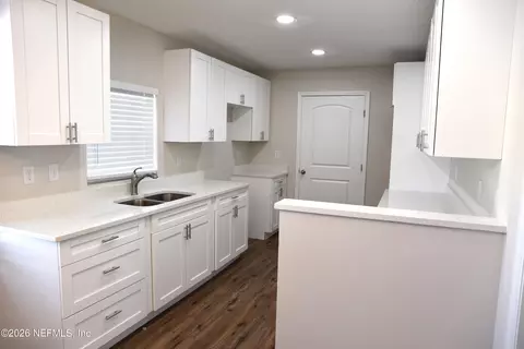 1118 E 3rd St, Jacksonville, FL 32206 photo 5