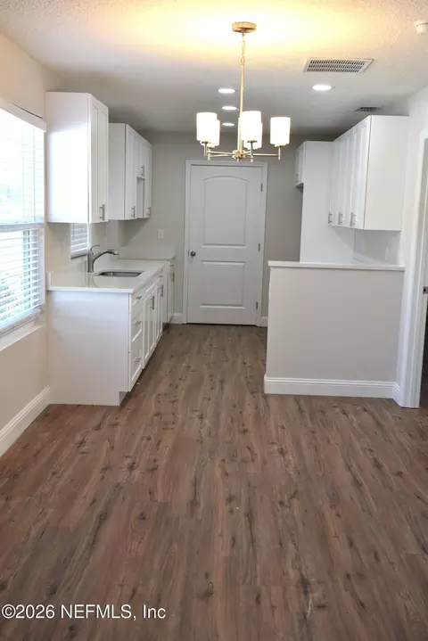 1118 E 3rd St, Jacksonville, FL 32206 photo 3