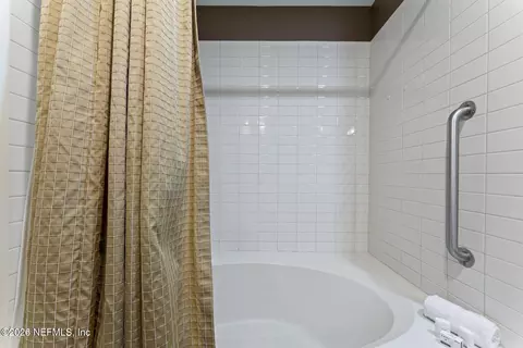 Bath - 965 Registry Blvd #106, Saint Augustine, FL 32092 photo 2 of 4