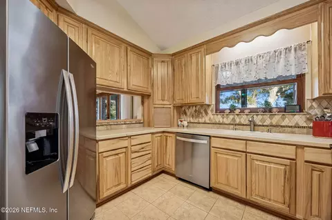 Kitchen - 97146 Pirates Point Rd, Yulee, FL 32097 photo 3 of 4