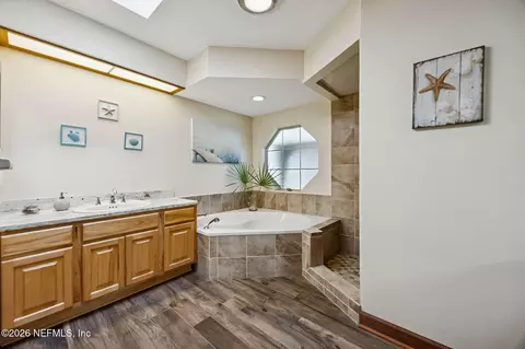 Bath - 97146 Pirates Point Rd, Yulee, FL 32097 photo 1 of 4