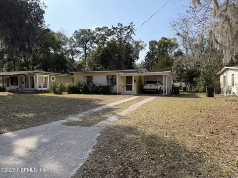809 N Cypress Ave, Green Cove Springs, FL 32043