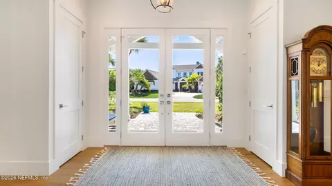 113 Mills Ln, Jacksonville Beach, FL 32250
