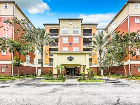 4480 Deerwood Lake Pkwy #621, Jacksonville, FL 32216