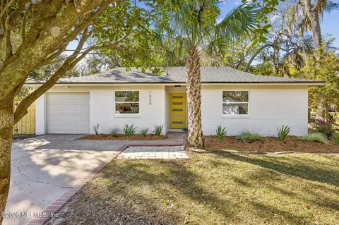 1050 Magnolia Landing Dr, Jacksonville, FL 32233