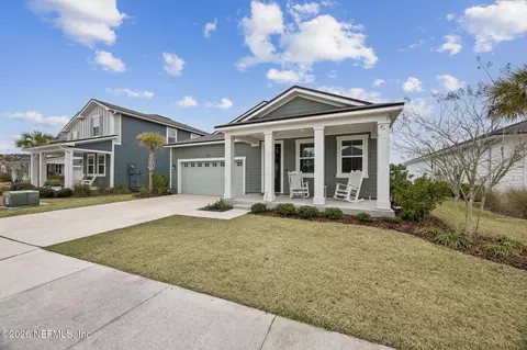 Exterior - 555 Blue Daze St, Yulee, FL 32097 photo 2 of 16