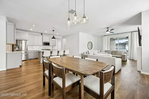 Dining - 555 Blue Daze St, Yulee, FL 32097 photo 2 of 3