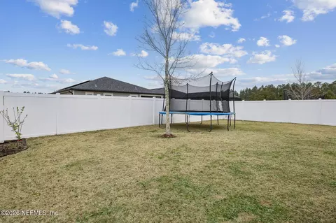 Exterior - 555 Blue Daze St, Yulee, FL 32097 photo 10 of 16