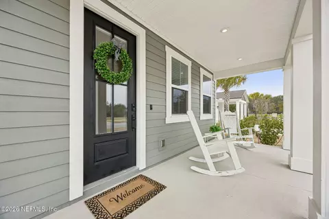 Exterior - 555 Blue Daze St, Yulee, FL 32097 photo 4 of 16