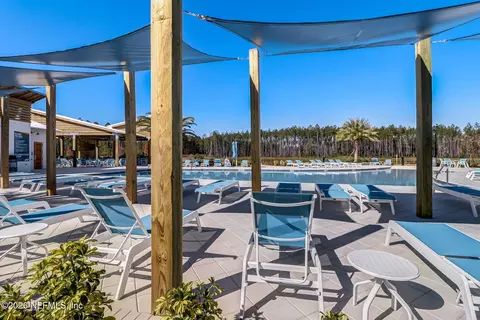 Exterior - 555 Blue Daze St, Yulee, FL 32097 photo 11 of 16