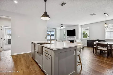 Kitchen - 555 Blue Daze St, Yulee, FL 32097 photo 4 of 4