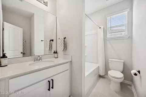 Bath - 555 Blue Daze St, Yulee, FL 32097 photo 2 of 3