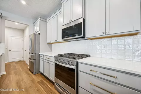 Kitchen - 555 Blue Daze St, Yulee, FL 32097 photo 2 of 4