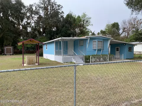 115 Sawyer St, Interlachen, FL 32148 photo 2