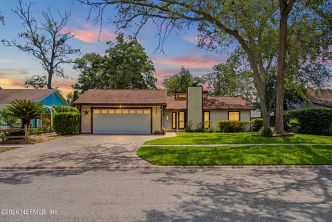 3933 Petite Dr W, Jacksonville, FL 32250