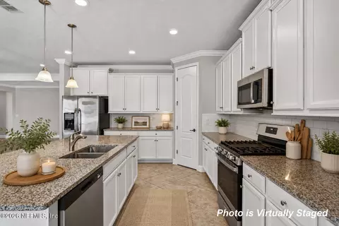Kitchen - 25 San Telmo Ct, Saint Augustine, FL 32095 photo 4 of 6