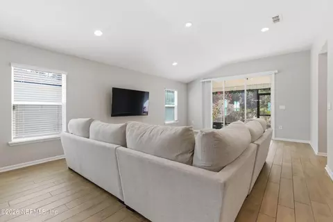 Living - 65672 Edgewater Dr, Yulee, FL 32097 photo 1 of 2