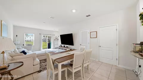 Entry Way - 213 Pasadena Dr, Saint Augustine, FL 32095 photo 2 of 4