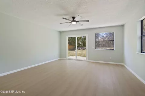 Living - 3640 Fort Peyton Cir, Saint Augustine, FL 32086 photo 5 of 6