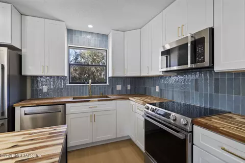 Kitchen - 3640 Fort Peyton Cir, Saint Augustine, FL 32086 photo 2 of 3