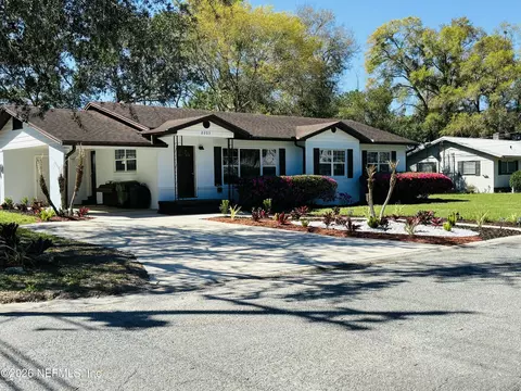 2003 Laurel St, Palatka, FL 32177