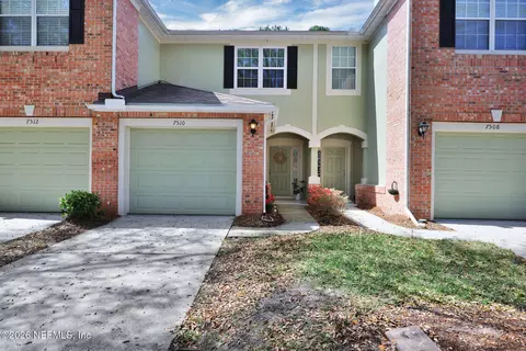 7510 Scarlet Ibis Ln, Jacksonville, FL 32256
