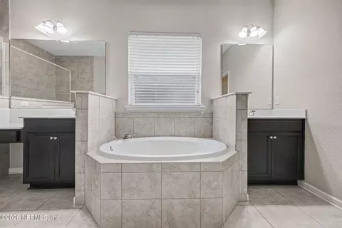 Bath - 179 Greenview Ln, Saint Augustine, FL 32092 photo 2 of 4