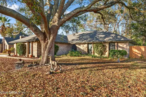 2479 Stonebridge Dr, Orange Park, FL 32065