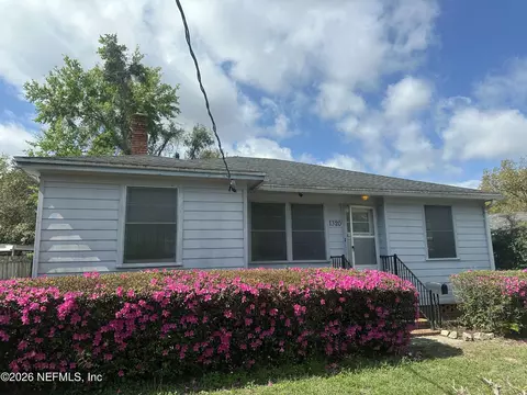 1320 Pinegrove Ct, Jacksonville, FL 32205