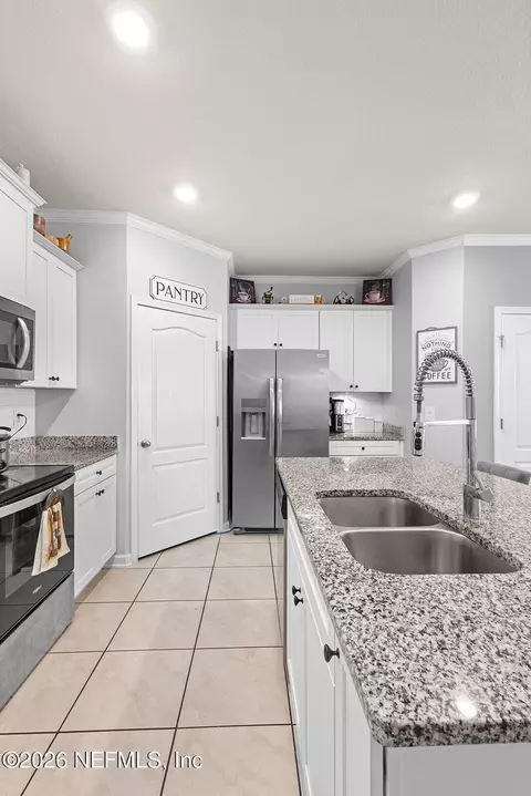Kitchen - 98 Oarsman Crossing Dr, Saint Augustine, FL 32095 photo 5 of 6