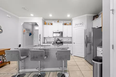 Kitchen - 98 Oarsman Crossing Dr, Saint Augustine, FL 32095 photo 2 of 6