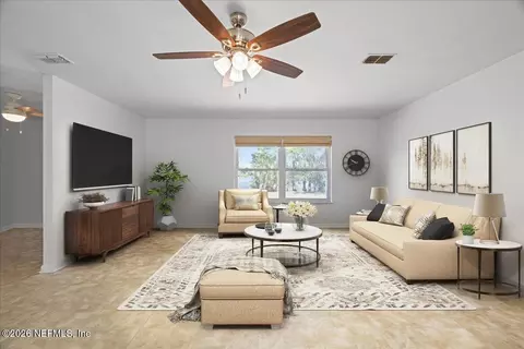 Living - 986 State Road 20, Interlachen, FL 32148 photo 1 of 3