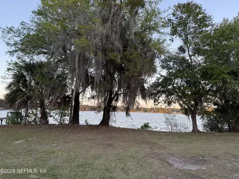 View/Area - 986 State Road 20, Interlachen, FL 32148 photo 4 of 12