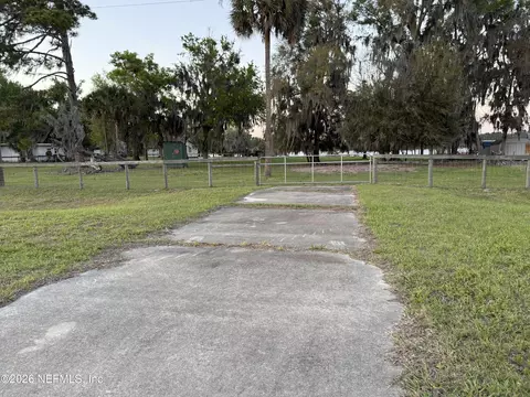 Exterior - 986 State Road 20, Interlachen, FL 32148 photo 8 of 8