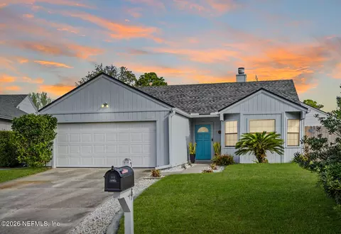 2209 Twin Pines Cir N, Jacksonville, FL 32246
