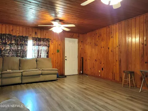 Living - 10507 Prospect Ave, Hampton, FL 32044 photo 1 of 2
