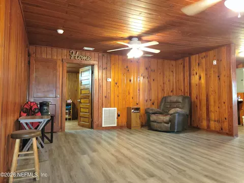 Living - 10507 Prospect Ave, Hampton, FL 32044 photo 2 of 2
