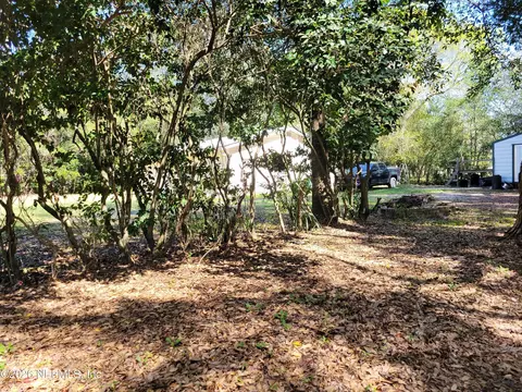 Exterior - 10507 Prospect Ave, Hampton, FL 32044 photo 3 of 4