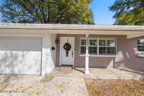 2603 Pine Summit Dr E, Jacksonville, FL 32211