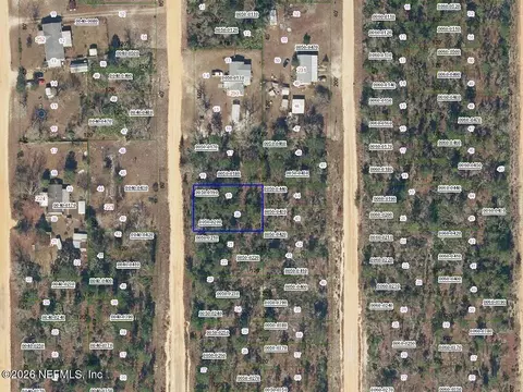 218 Akron St, Interlachen, FL 32148