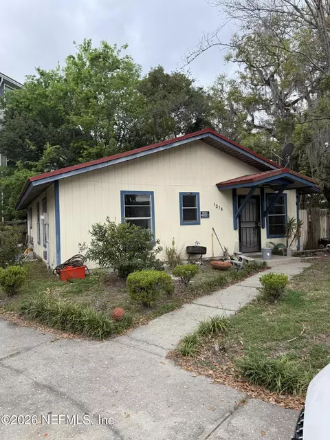 1215 NW 6th Pl, Gainesville, FL 32601