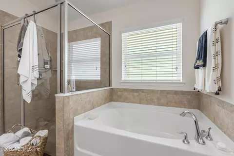 Bath - 86437 Moonlit Walk Cir, Yulee, FL 32097 photo 2 of 4