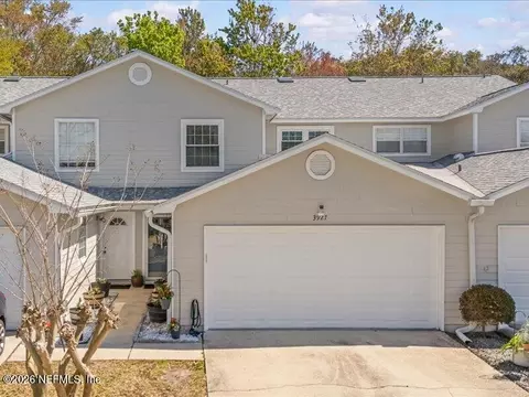 3927 Meadowview Dr N, Jacksonville, FL 32225