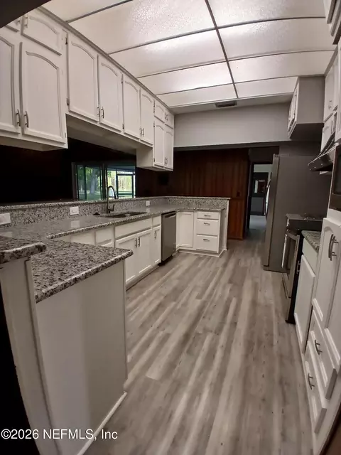 Kitchen - 43535 Freedom Dr, Callahan, FL 32011 photo 4 of 4