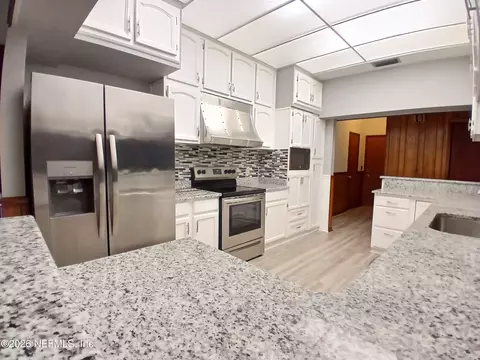 Kitchen - 43535 Freedom Dr, Callahan, FL 32011 photo 3 of 4