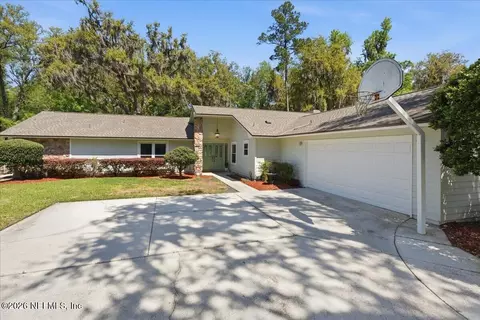 8233 Old Port Cir N, Jacksonville, FL 32216