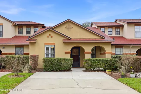 305 Redwood Ln, Saint Johns, FL 32259