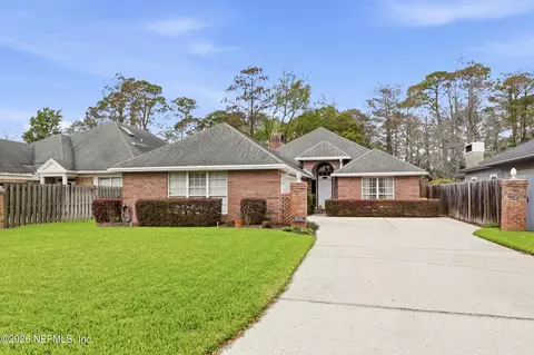 8242 Shade Tree Ct, Jacksonville, FL 32256