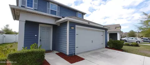 8279 Meadow Walk Ln, Jacksonville, FL 32256